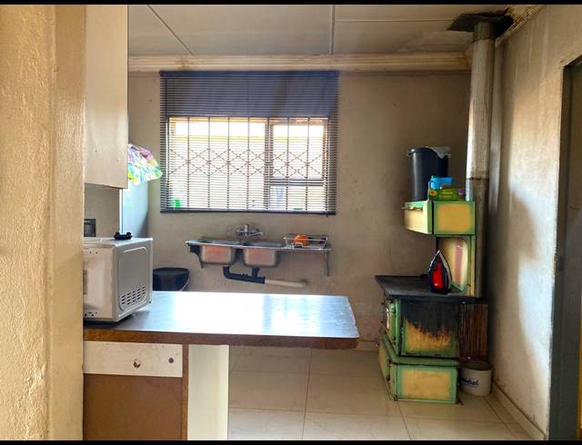2 BEDROOM HOUSE FOR SALE IN GELUKSDAL